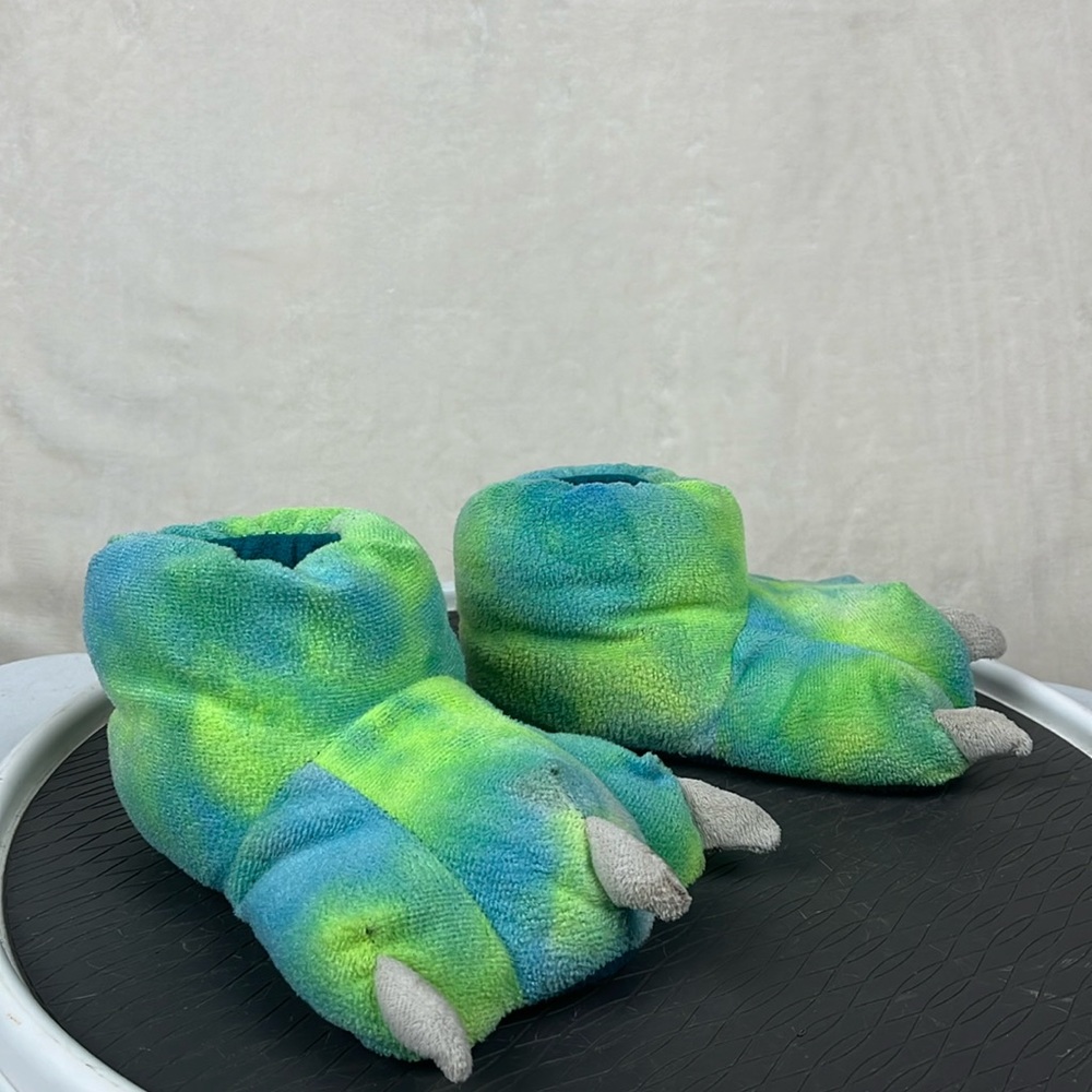 Plush Kids Monster Claw Slippers in Blue-Green Tie-Dye